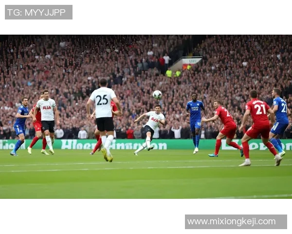 足球明星高清拍照框图片展示让你与偶像零距离接触的完美瞬间